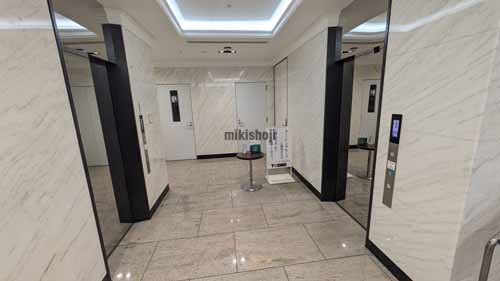 ＴＯＳＨＩＮ ＳＡＫＡＥビル エレベーターホール1