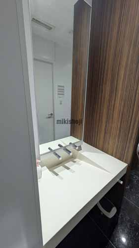 ＴＯＳＨＩＮ ＳＡＫＡＥビル 水回り1