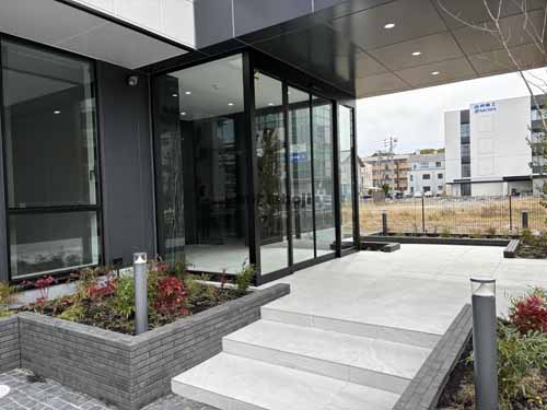 ＫＡＲＩＹＡ　ＩＳＳＨＩＫＩ　ＢＬＤ エントランス1