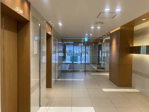 西阪急ビル エントランス2