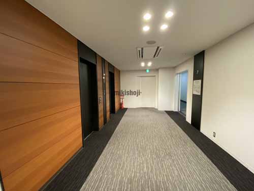 メッセージ梅田ビル エレベーターホール1