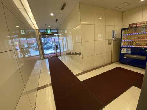 プラザ梅田ビル エントランス1