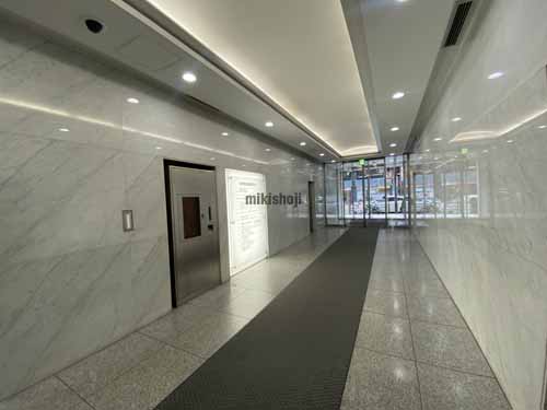 日本生命梅田第二ビル エントランス4