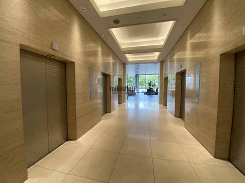 中之島センタービル エントランス4