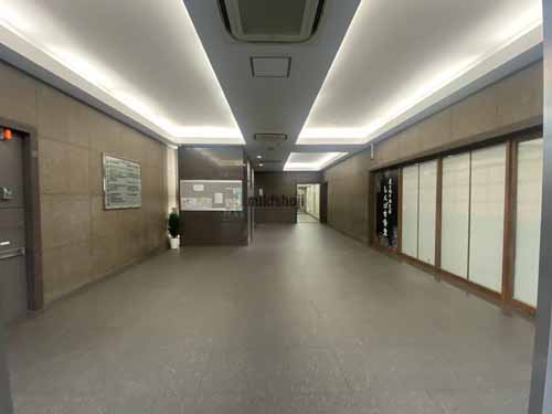 梅田イーストビル エントランス2