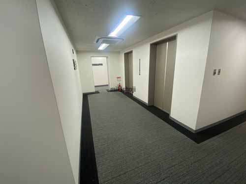 梅田イーストビル エレベーターホール2