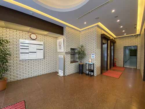 芝田・茶屋町・大深町の梅田清和ビル エントランス3