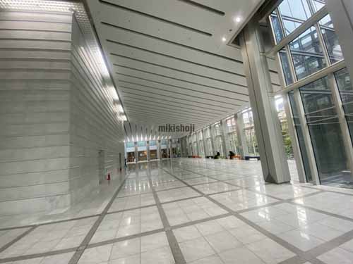 芝田・茶屋町・大深町の梅田センタービル エントランス3