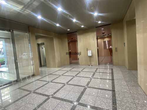 梅田プラザビル エントランス3