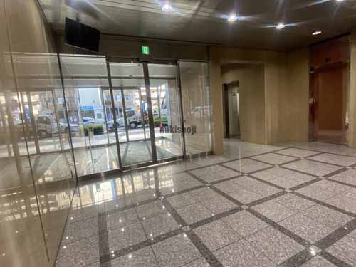 梅田プラザビル エントランス4