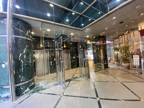 ＳＷＩＮＧうめだ エントランス1