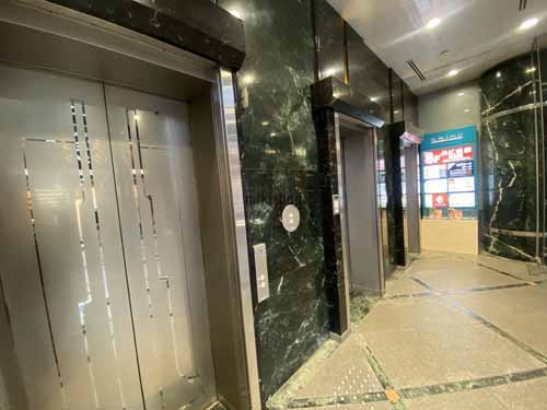 ＳＷＩＮＧうめだ エントランス2