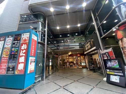 ＳＷＩＮＧうめだ エントランス5