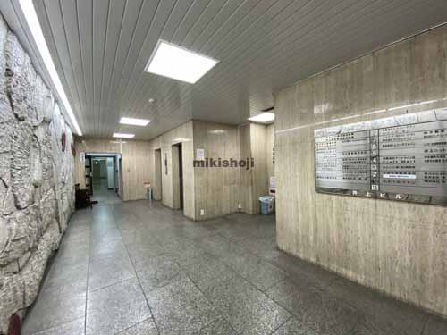 井上ビル エントランス2