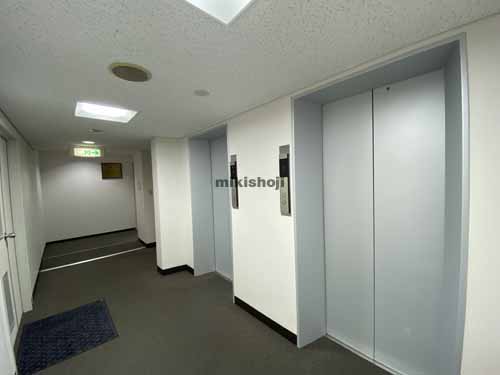 京阪神安土町ビル エレベーターホール1