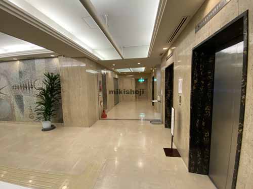 本町野村ビル エントランス3