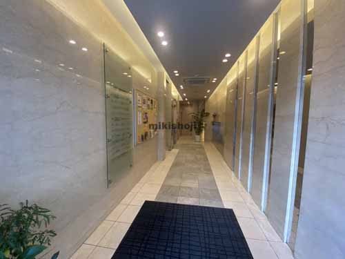 ハウザー堺筋本町駅前ビル エントランス4