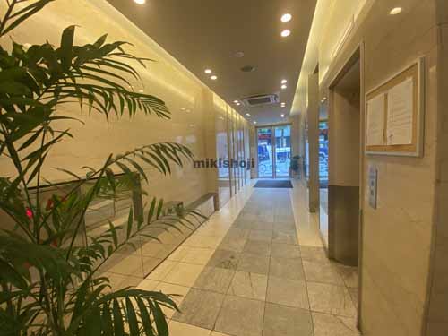 ハウザー堺筋本町駅前ビル エントランス5