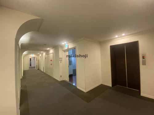 ハウザー堺筋本町駅前ビル エレベーターホール2