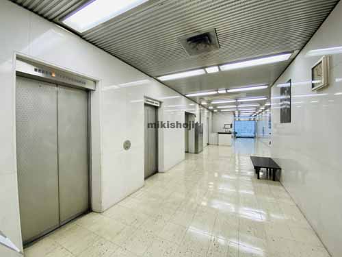 イヨビルディング エントランス8