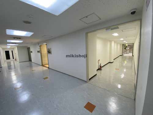 センバ・セントラルビル エレベーターホール1