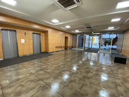 創建本町ビル エントランス3