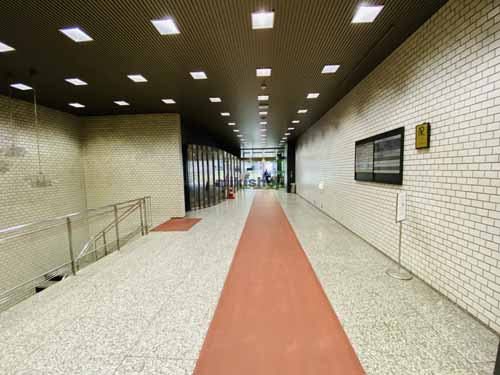 大阪ディーアイシービル エントランス9