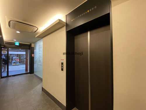 北久宝寺町～博労町の三興ビル エントランス4