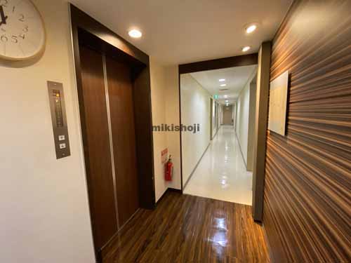 北久宝寺町～博労町の三興ビル エレベーターホール4