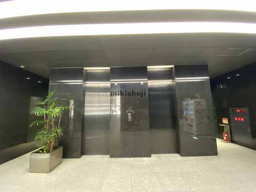 本町センチュリービル エントランス4