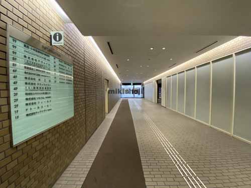 明治安田生命備後町ビル エントランス2