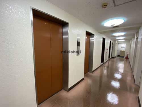 本町明大ビル エレベーターホール1