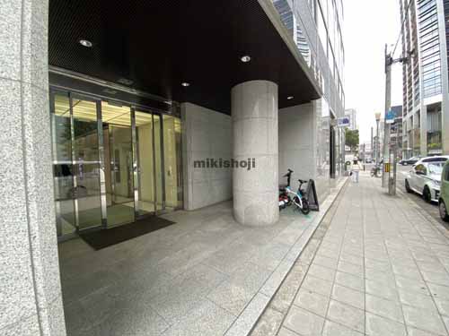 御堂筋センタービル エントランス3