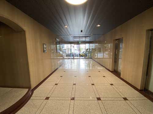 本町東栄ビル エントランス1