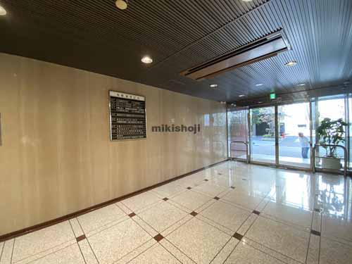 本町東栄ビル エントランス2