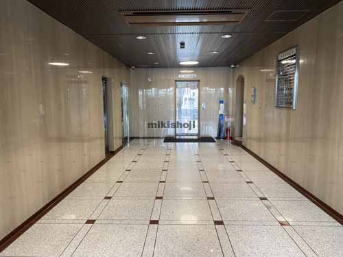 本町東栄ビル エントランス3