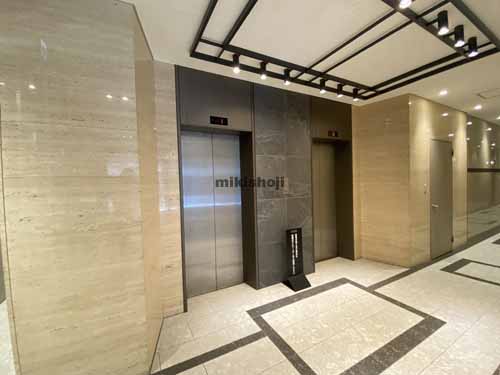 安土町野村ビル エントランス2