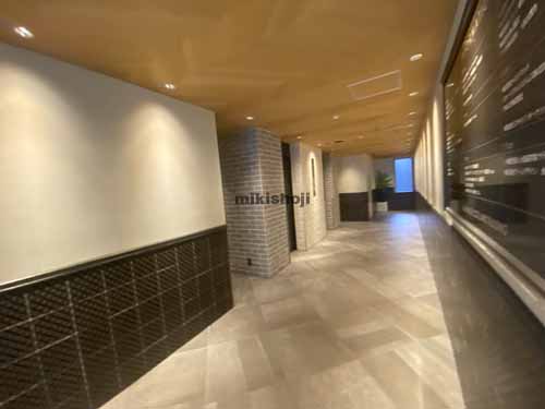 北久宝寺町～博労町の本町コラボビル エントランス2