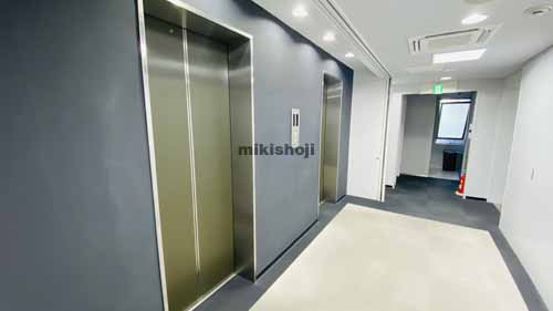 北久宝寺町～博労町の本町コラボビル エレベーターホール3