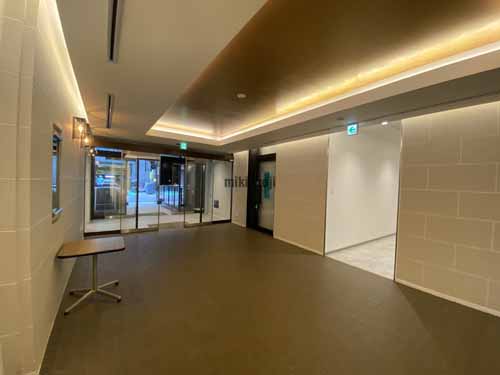 伏見町ＫＡＮＢＥビル エントランス1