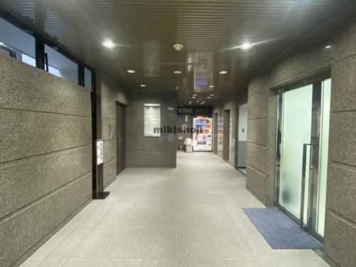 本町サミットビル エントランス2