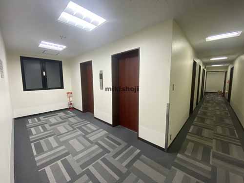 本町サミットビル エレベーターホール1