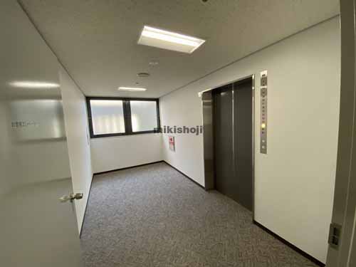 御堂筋エスジービル エレベーターホール1