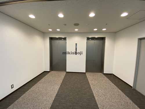 御堂筋エスジービル エレベーターホール3