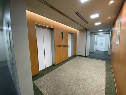 高麗橋ウエストビル エレベーターホール3
