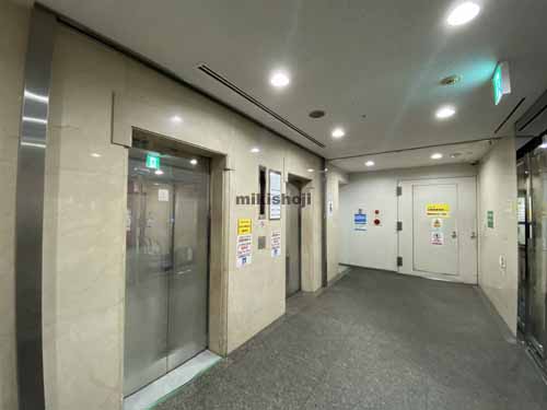 北久宝寺町～博労町の本町南シモジマビル エントランス6