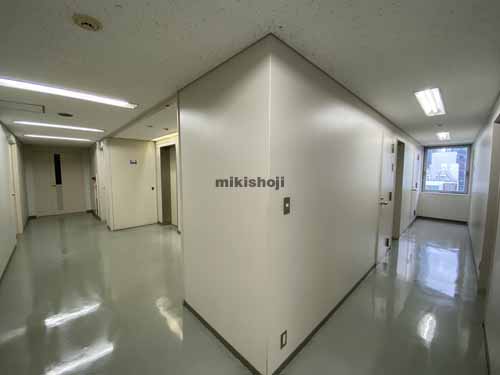 北久宝寺町～博労町の本町南シモジマビル エレベーターホール1