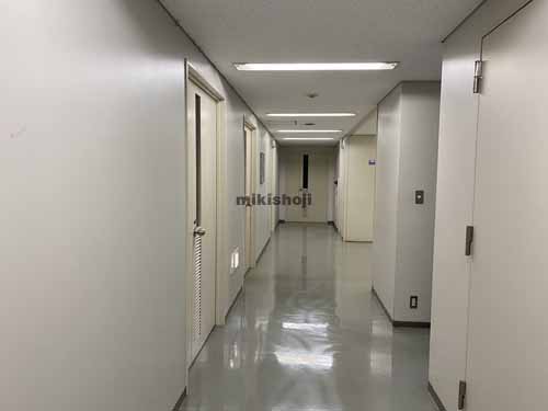 北久宝寺町～博労町の本町南シモジマビル エレベーターホール2