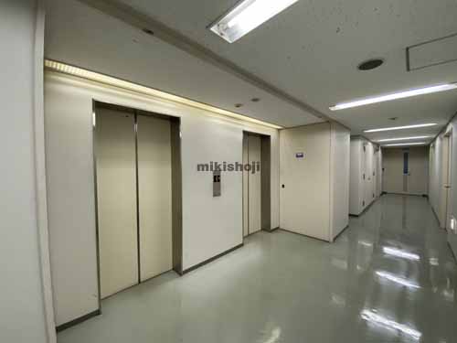 北久宝寺町～博労町の本町南シモジマビル エレベーターホール3