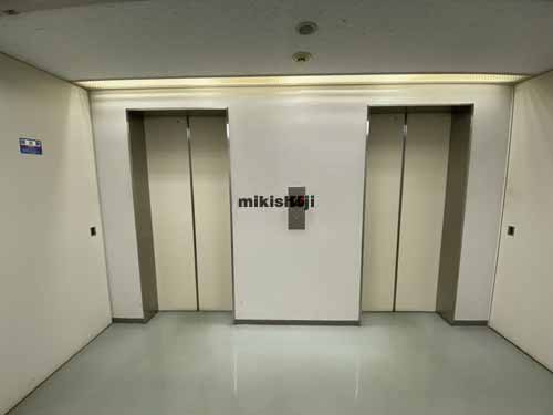 北久宝寺町～博労町の本町南シモジマビル エレベーターホール9